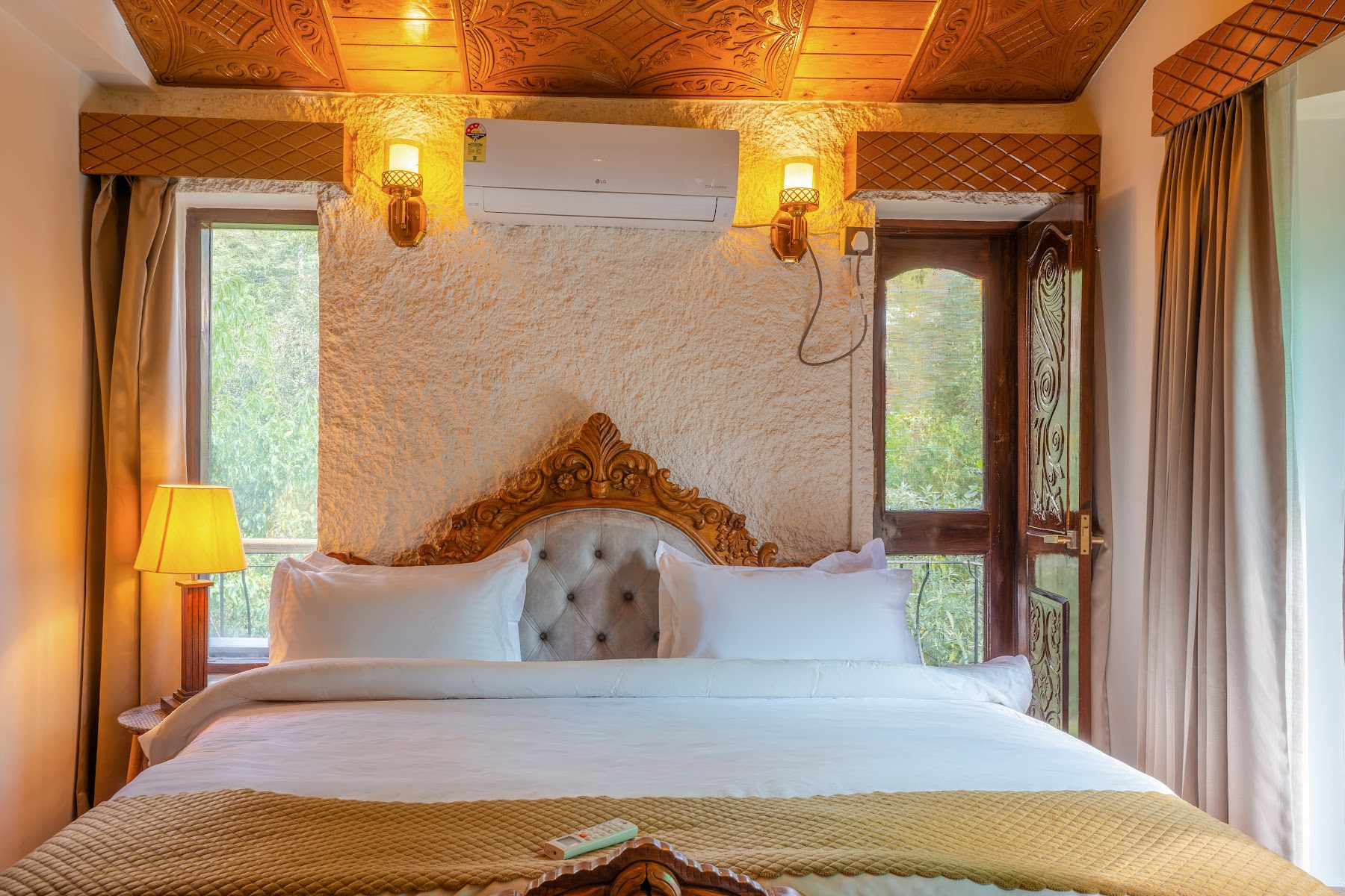 Second bedroom of the Hall Balcony Suite